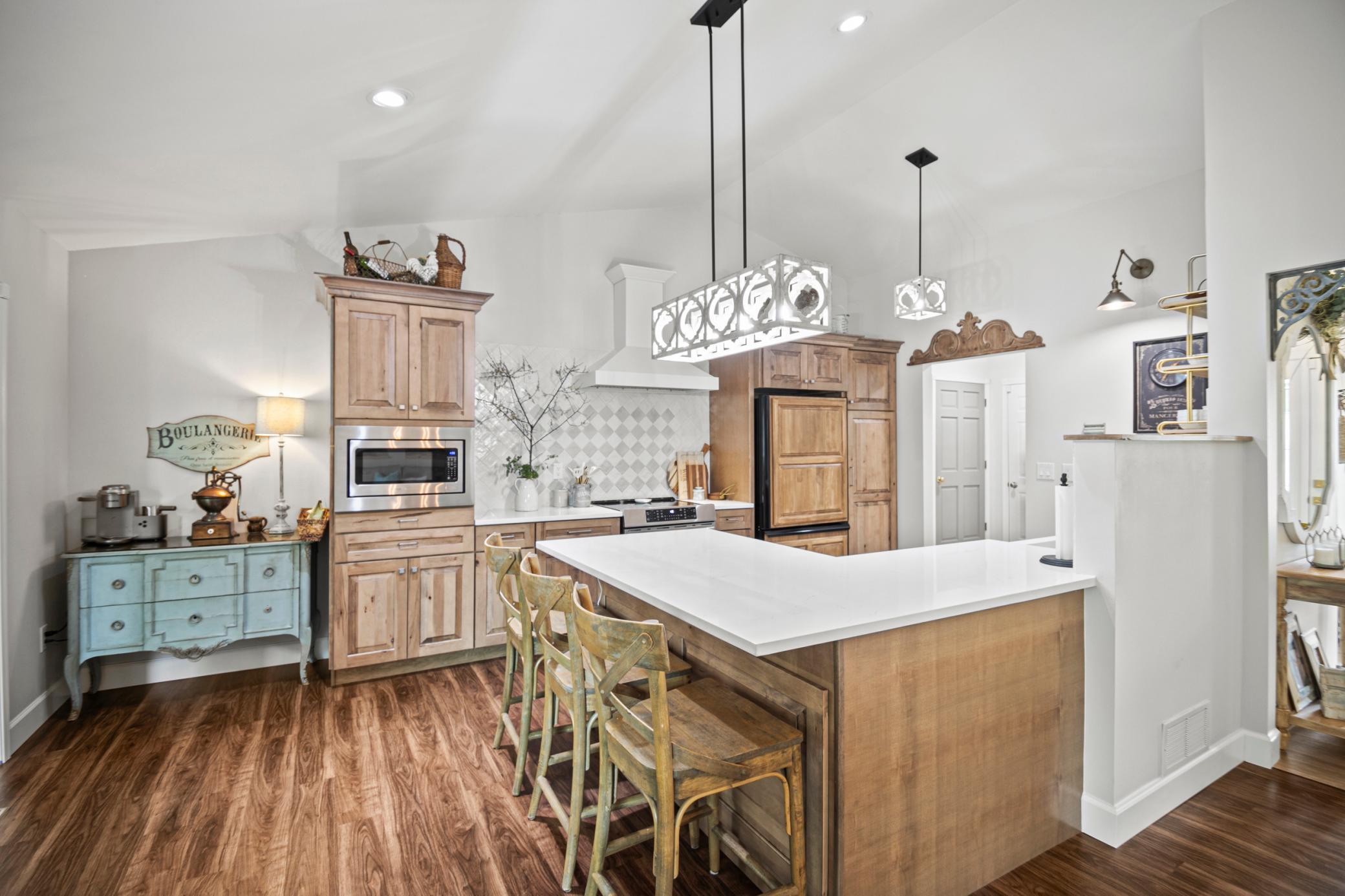 1800 Keller Place NE