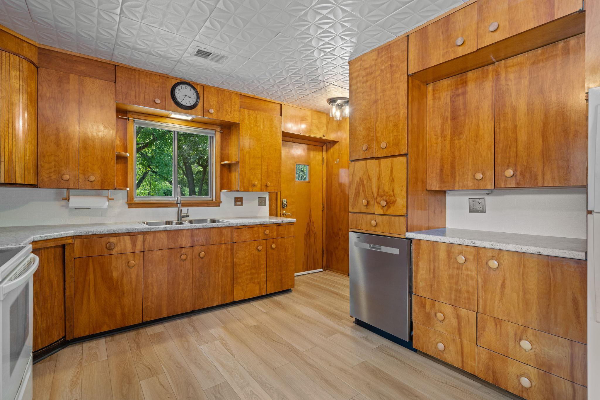 1585 SW 28th Street