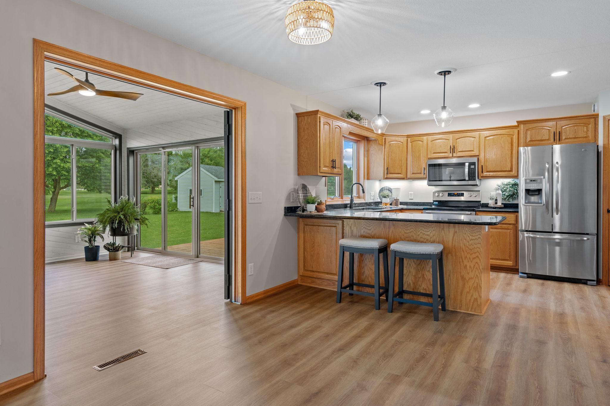 602 Greenhaven Lane NE