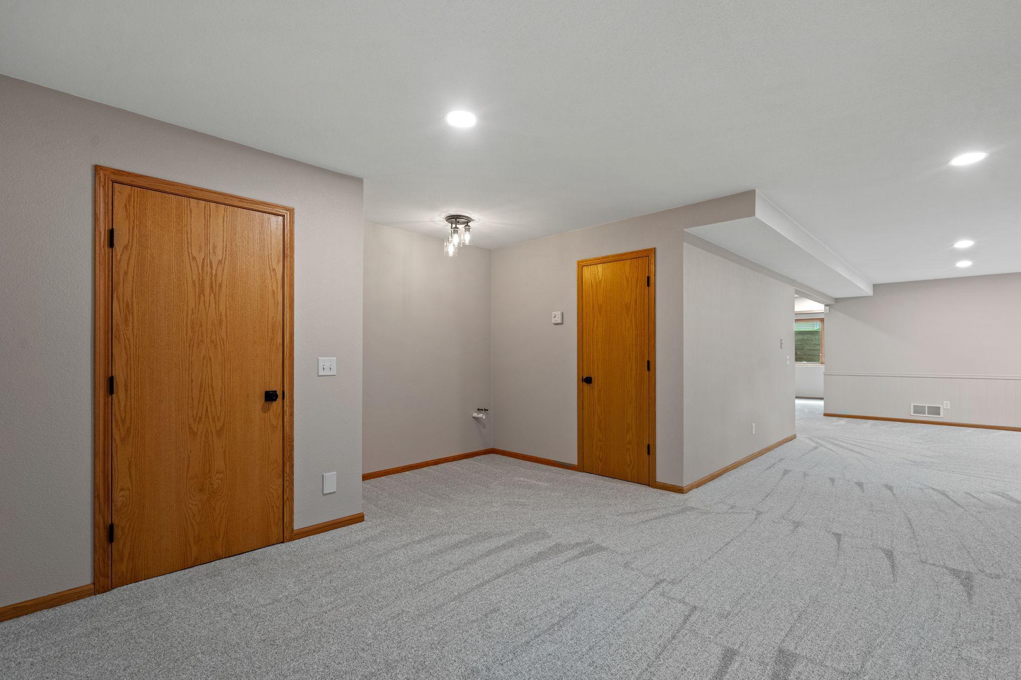 602 Greenhaven Lane NE