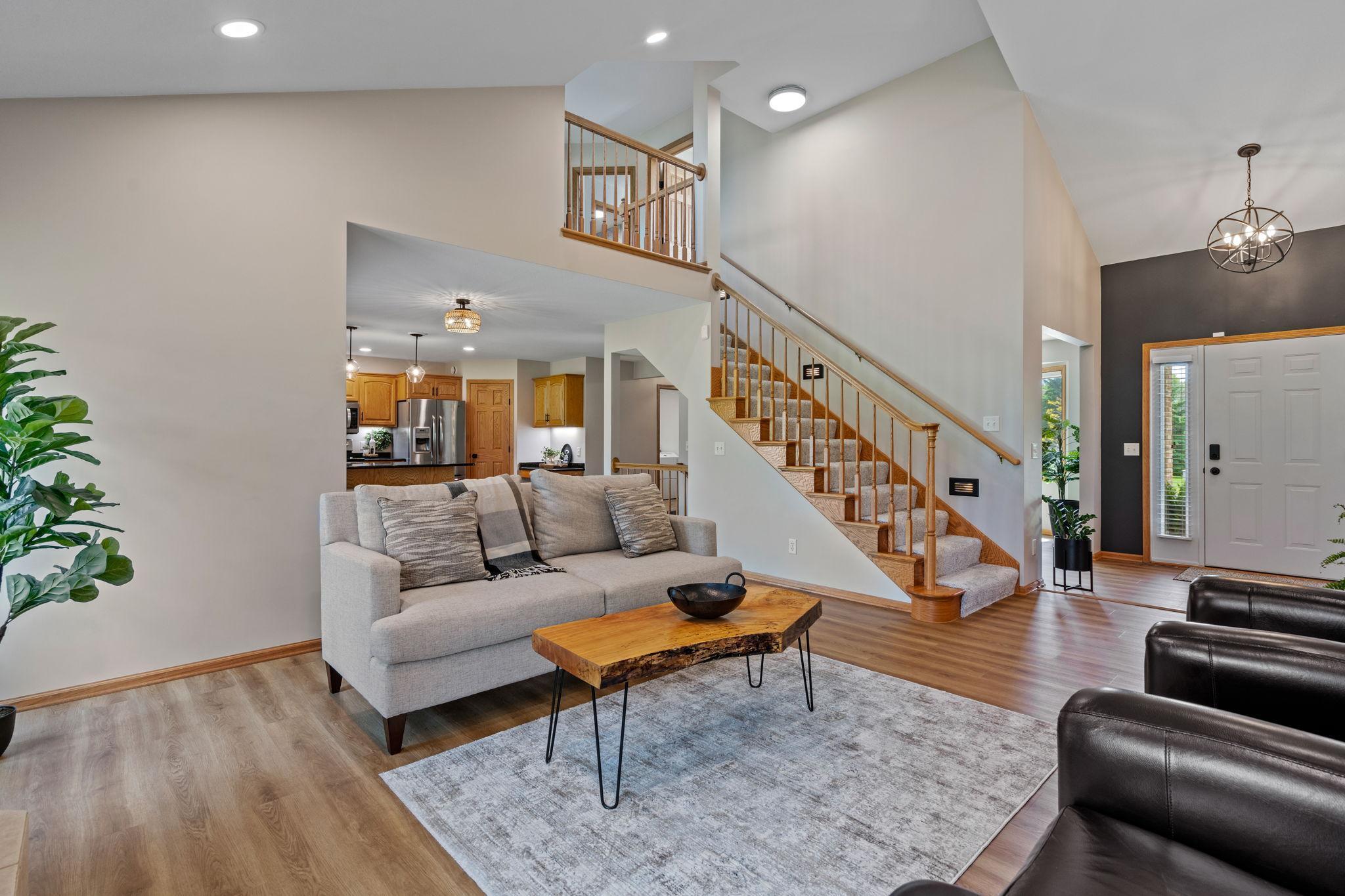 602 Greenhaven Lane NE