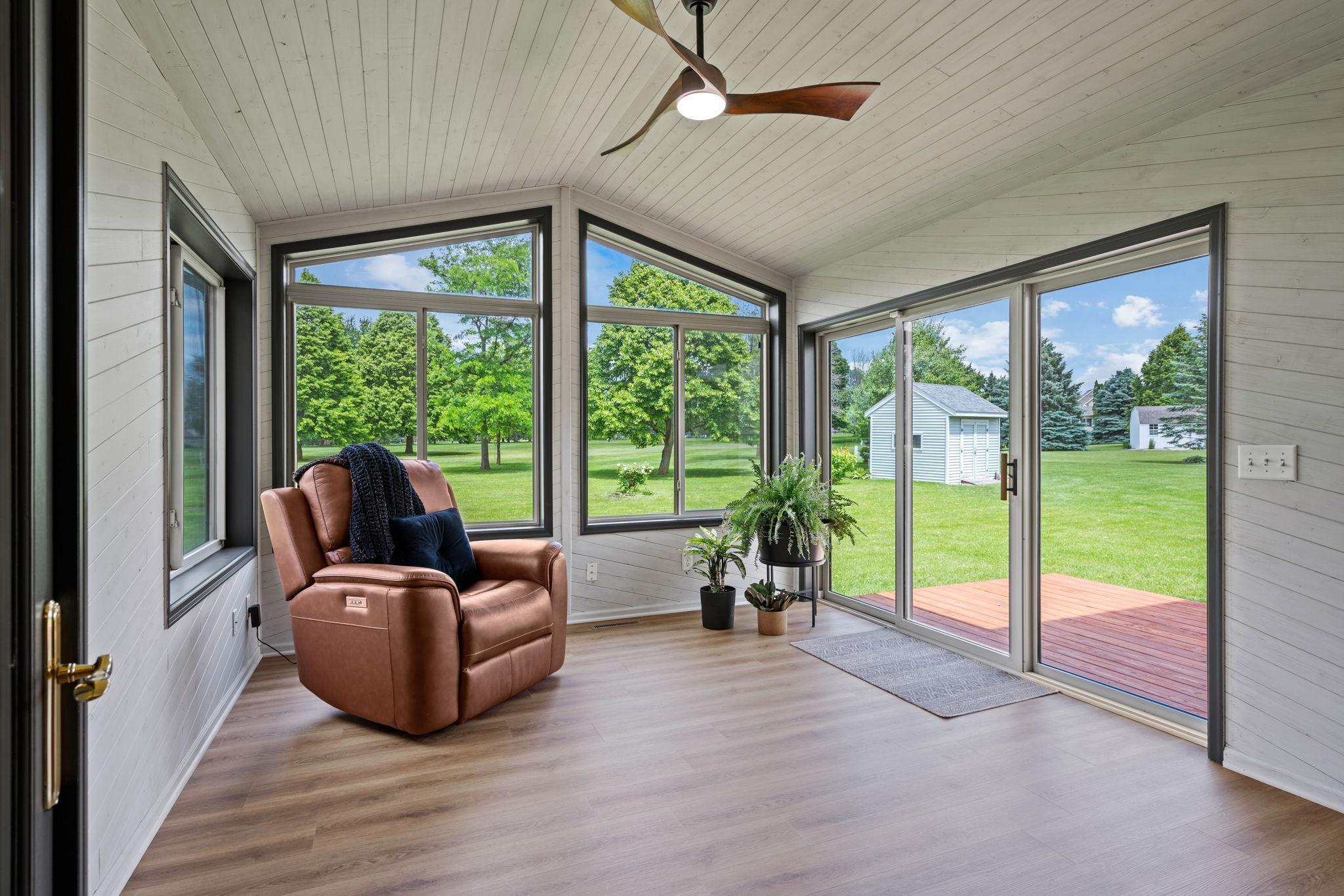 602 Greenhaven Lane NE