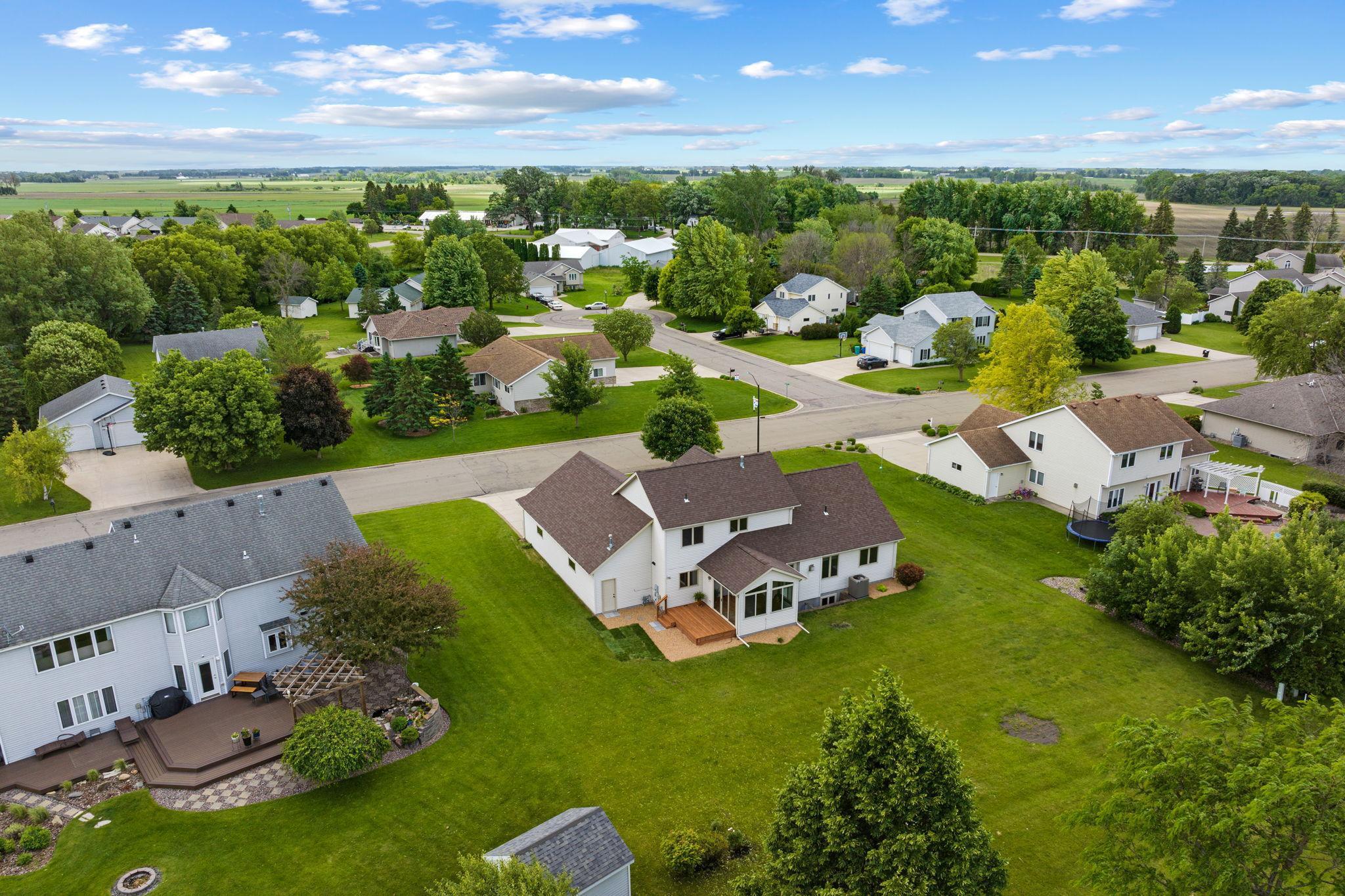 602 Greenhaven Lane NE