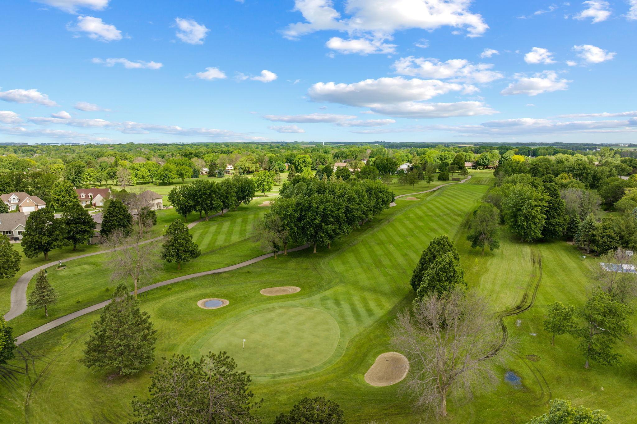 602 Greenhaven Lane NE