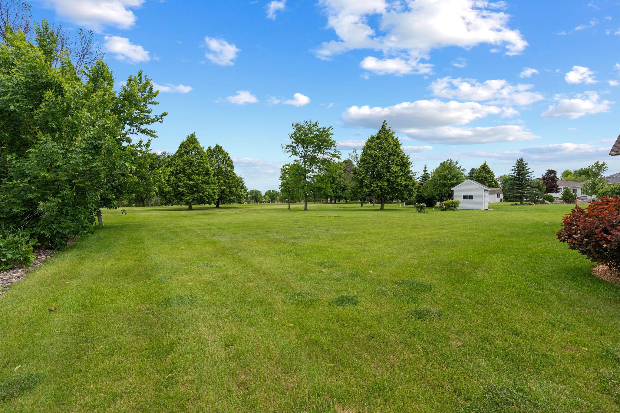 602 Greenhaven Lane NE