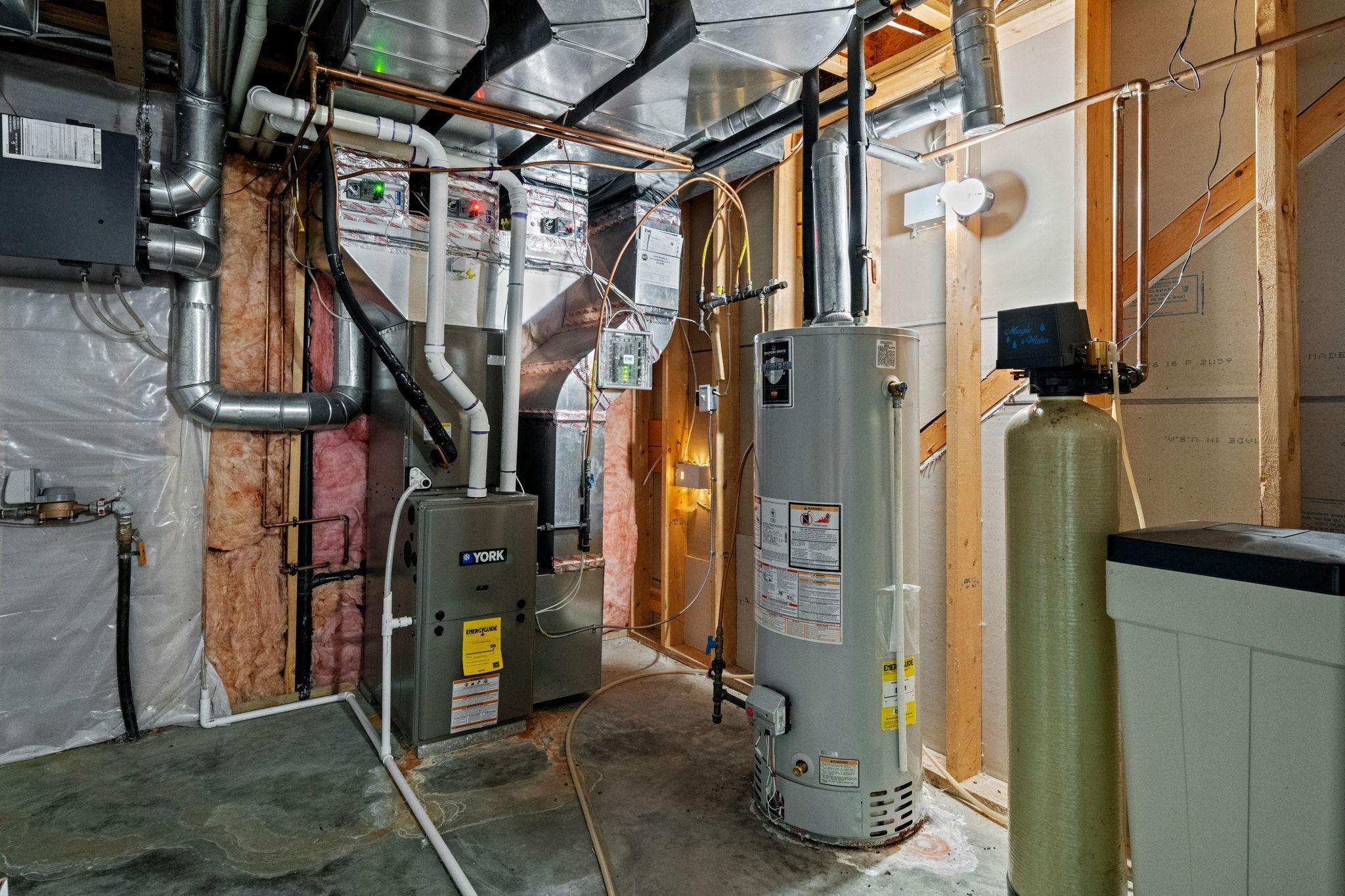 602 Greenhaven Lane NE