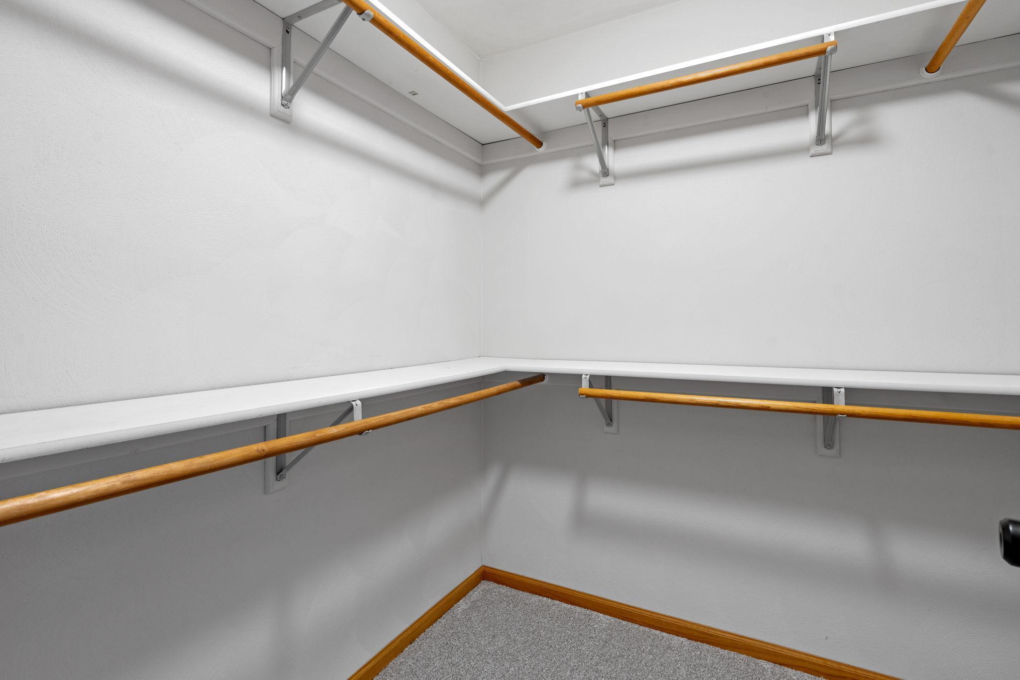 602 Greenhaven Lane NE