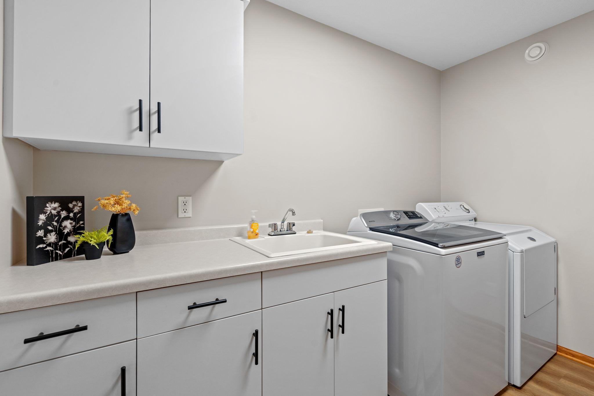 602 Greenhaven Lane NE