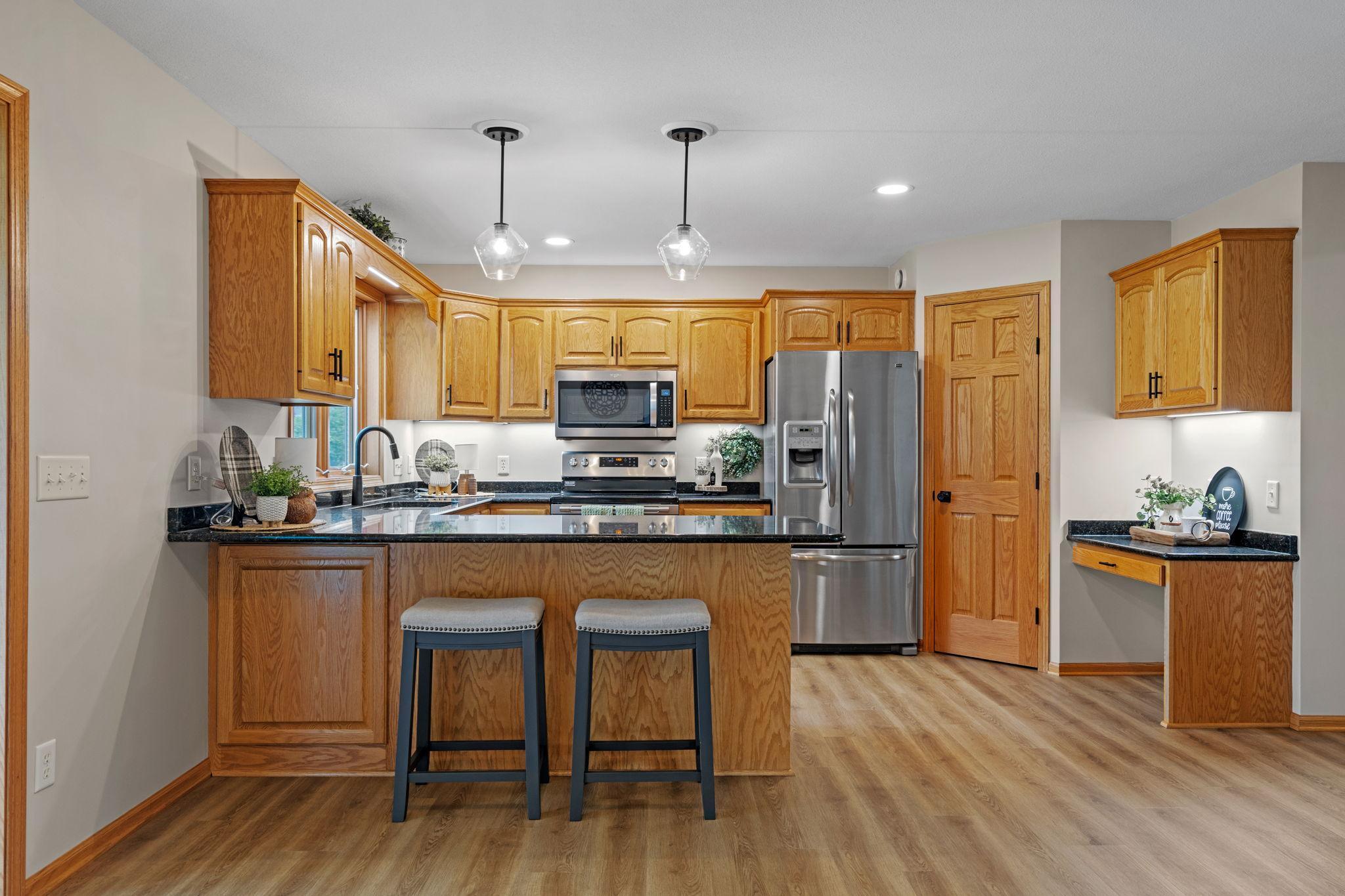 602 Greenhaven Lane NE