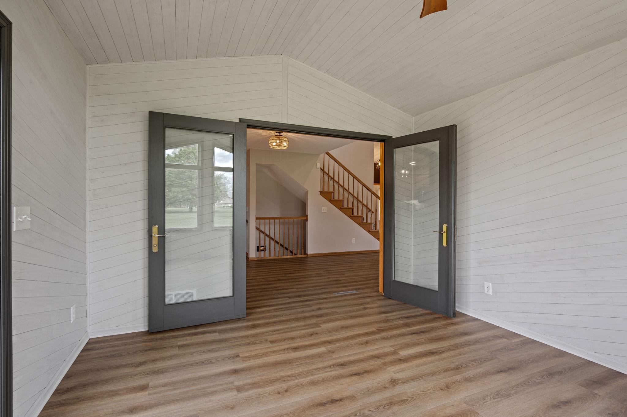 602 Greenhaven Lane NE