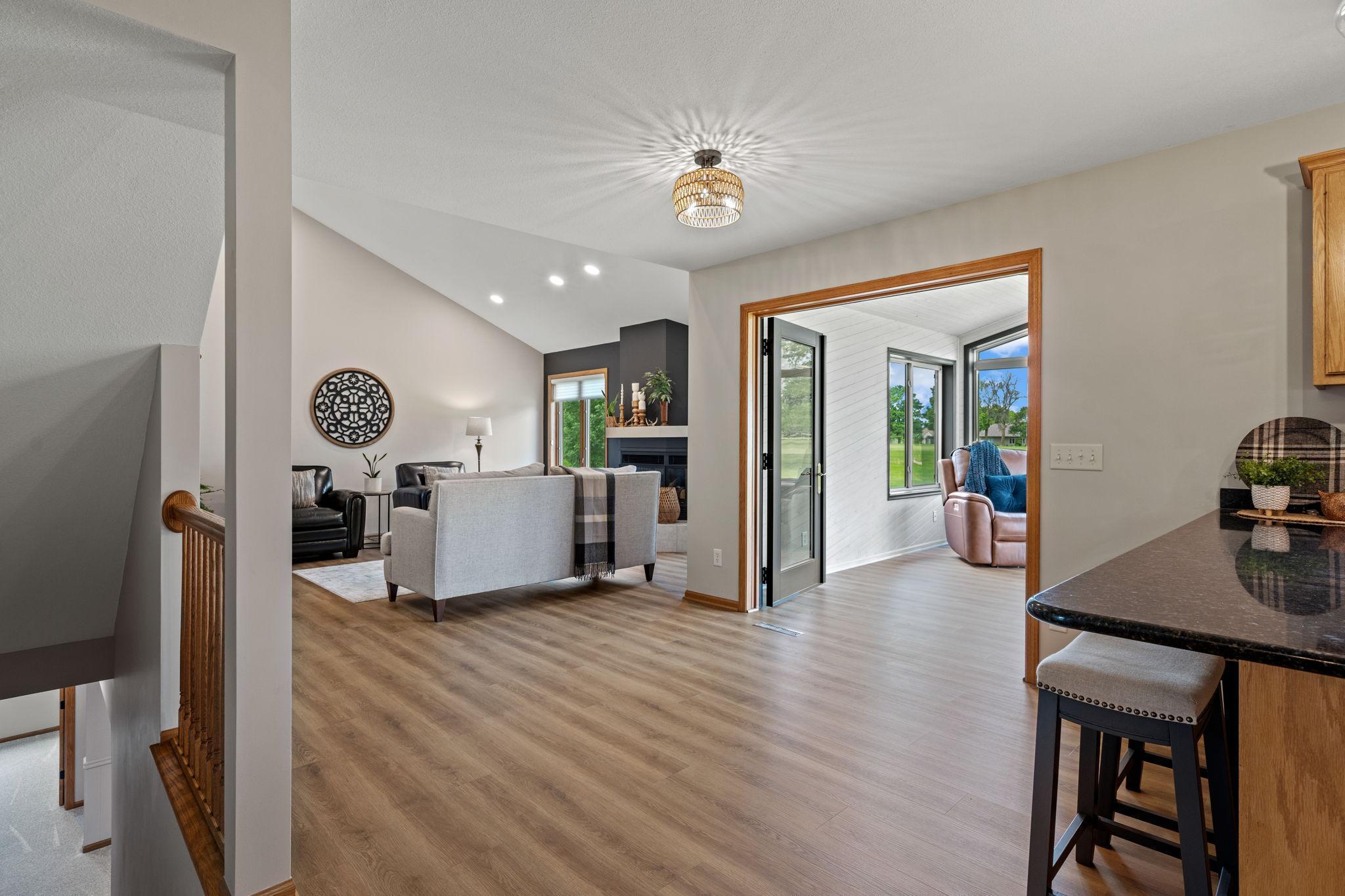 602 Greenhaven Lane NE