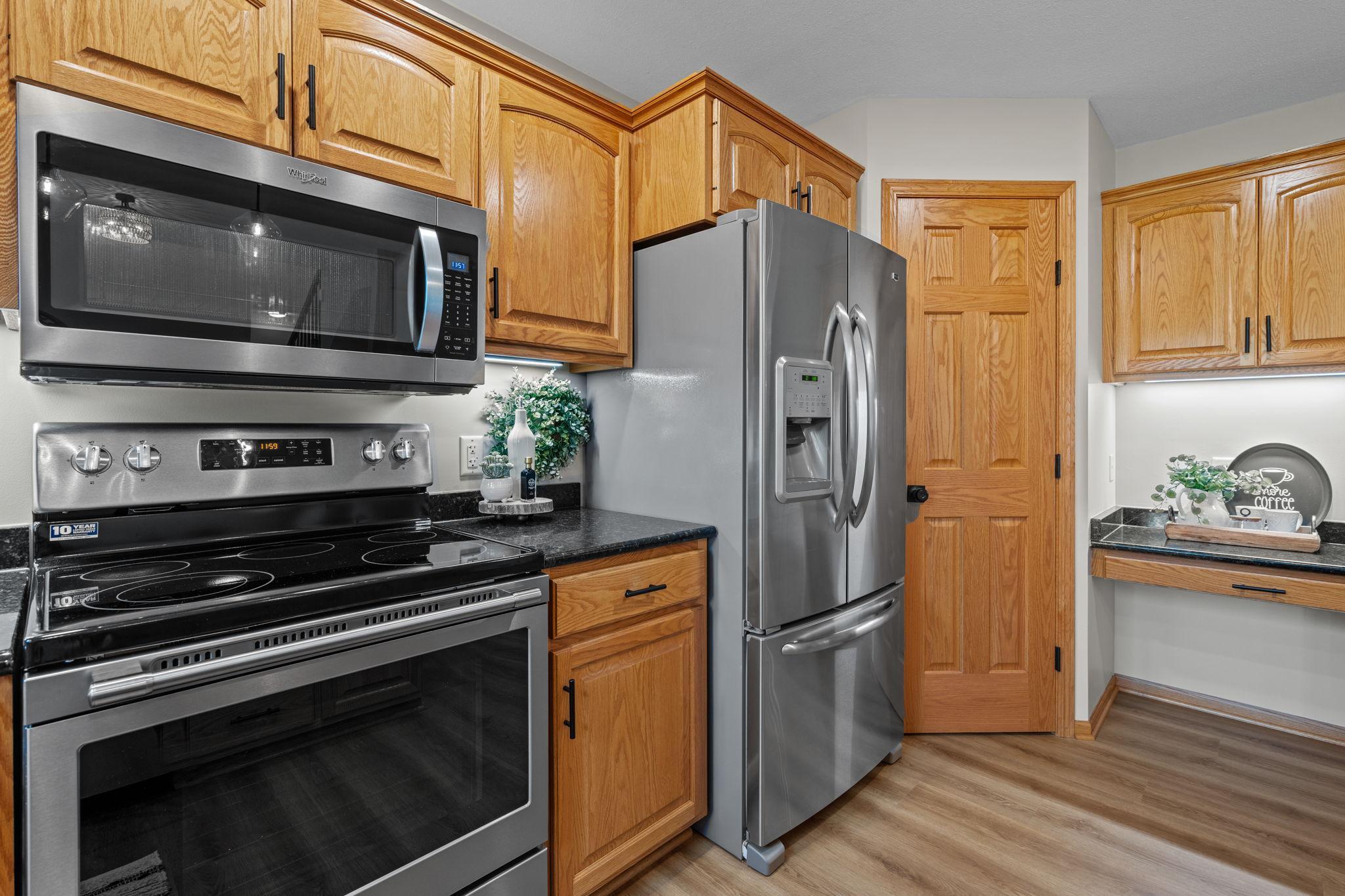 602 Greenhaven Lane NE