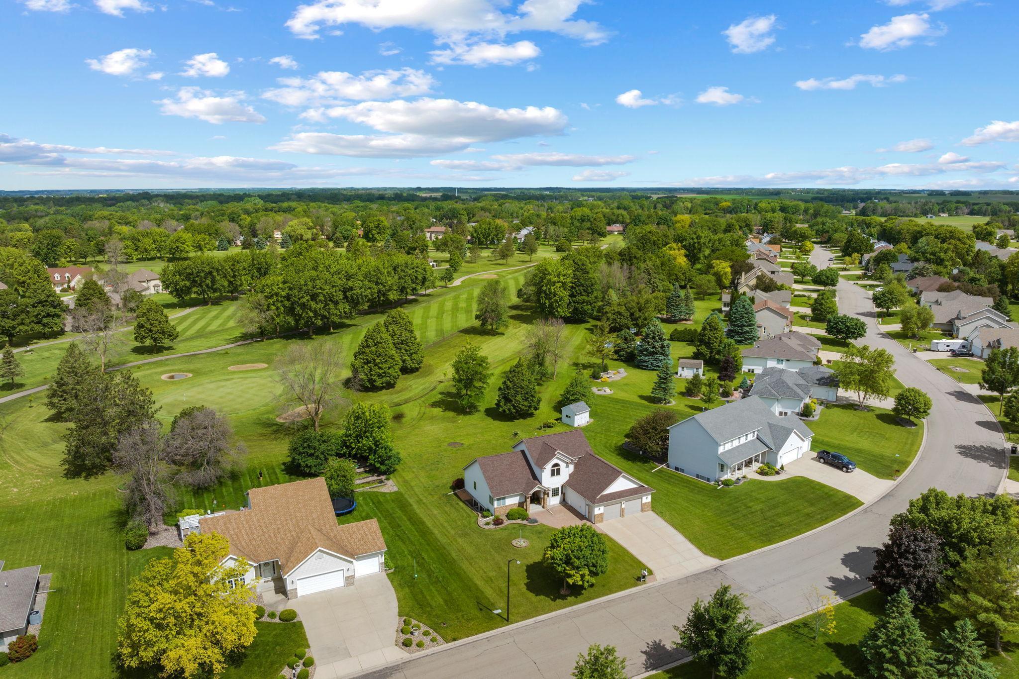 602 Greenhaven Lane NE