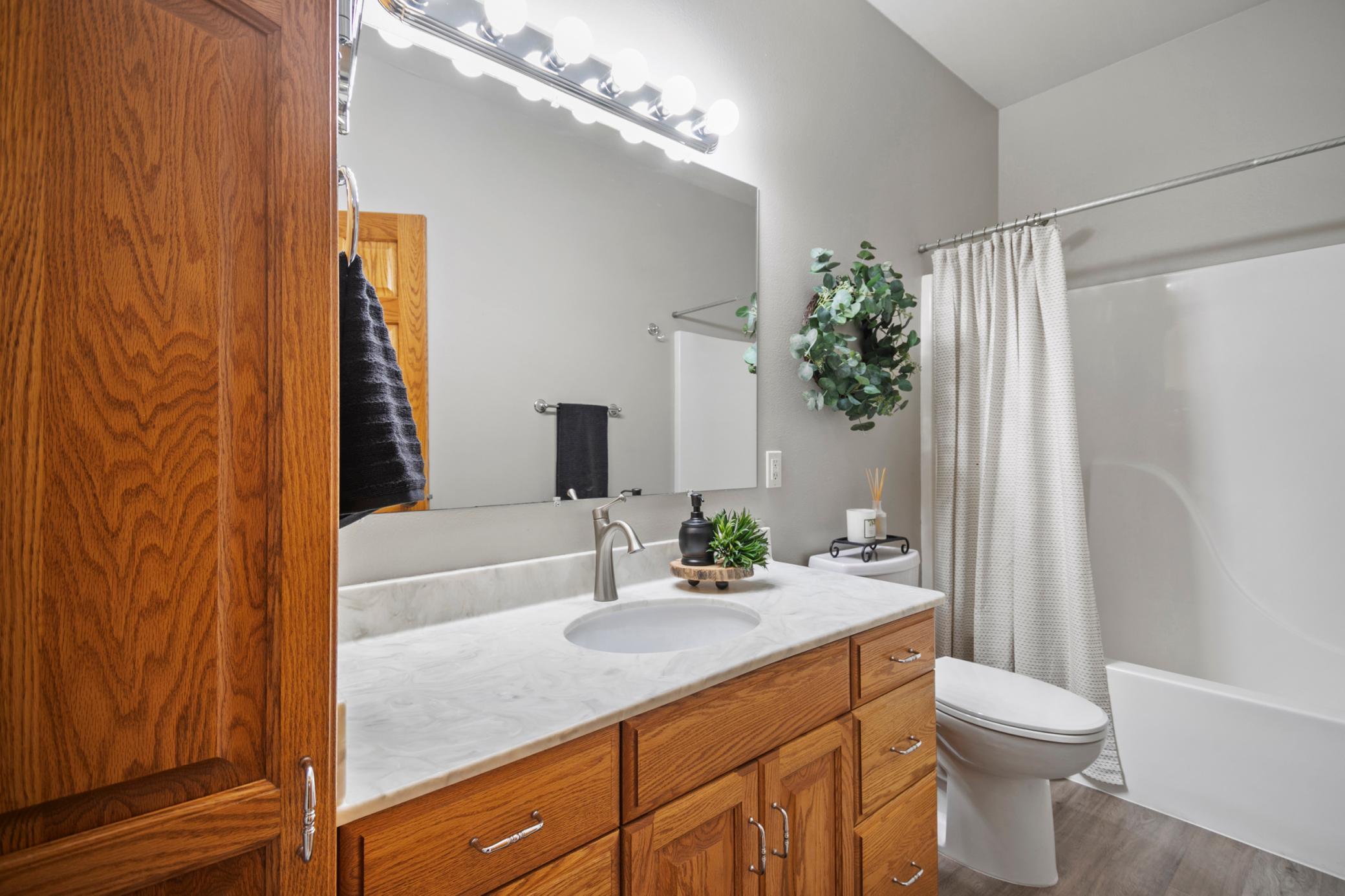 1900 Woodcrest Drive NE