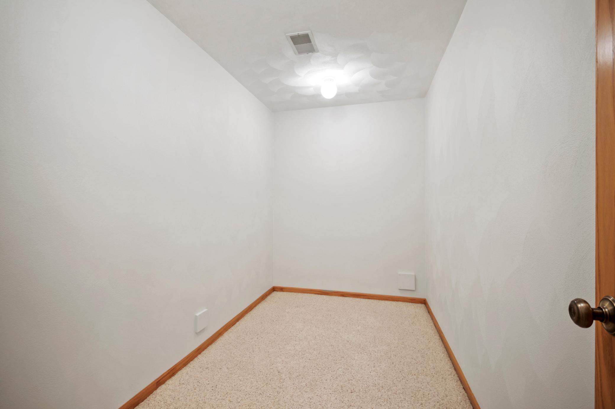 1900 Woodcrest Drive NE