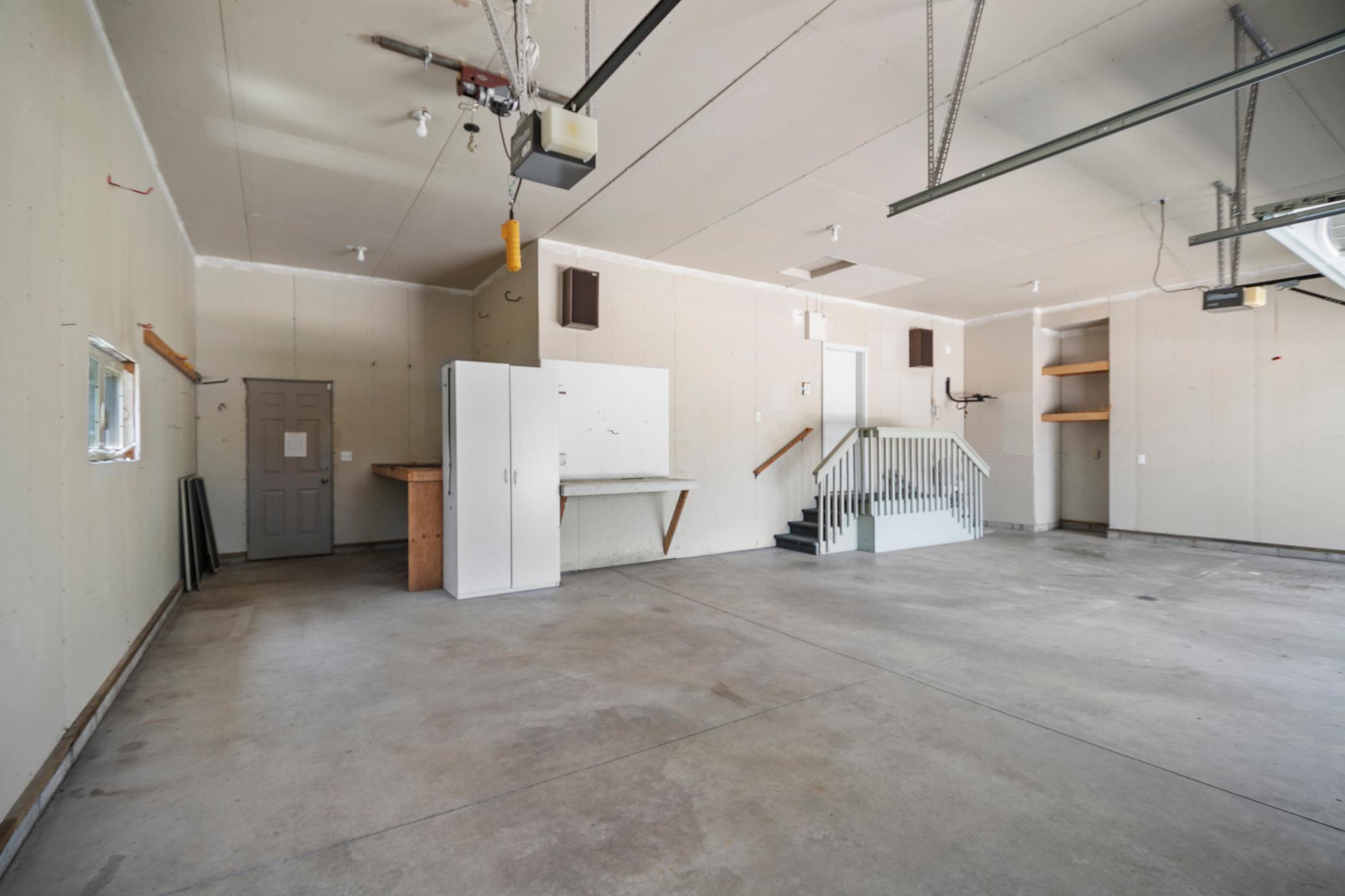 1900 Woodcrest Drive NE