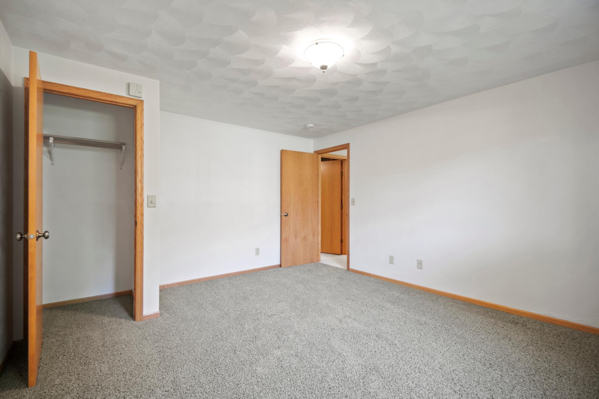 1900 Woodcrest Drive NE