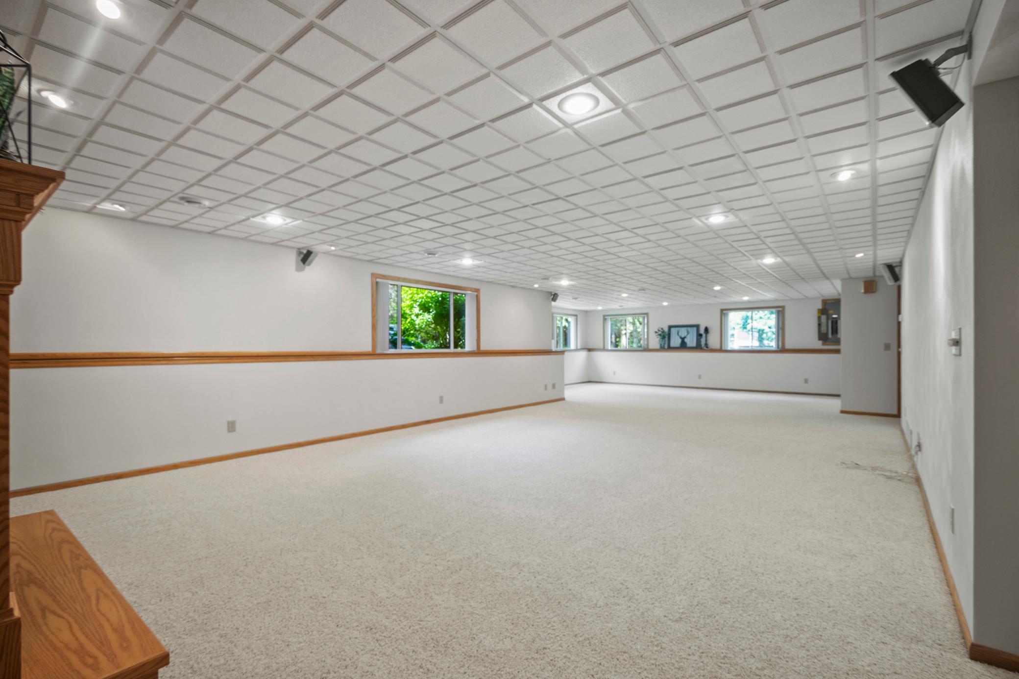 1900 Woodcrest Drive NE