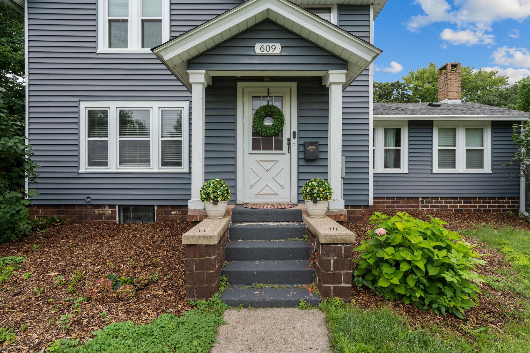 609 Elm Avenue E