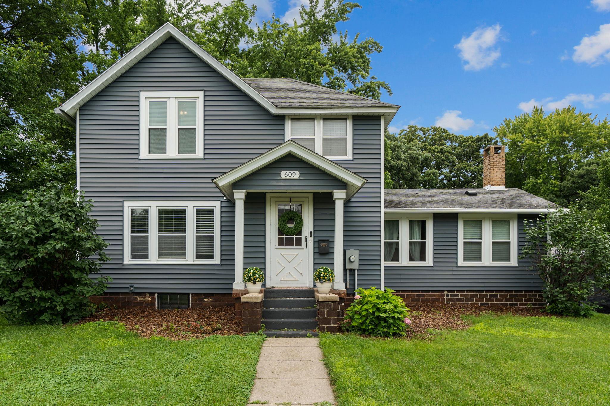 609 Elm Avenue E