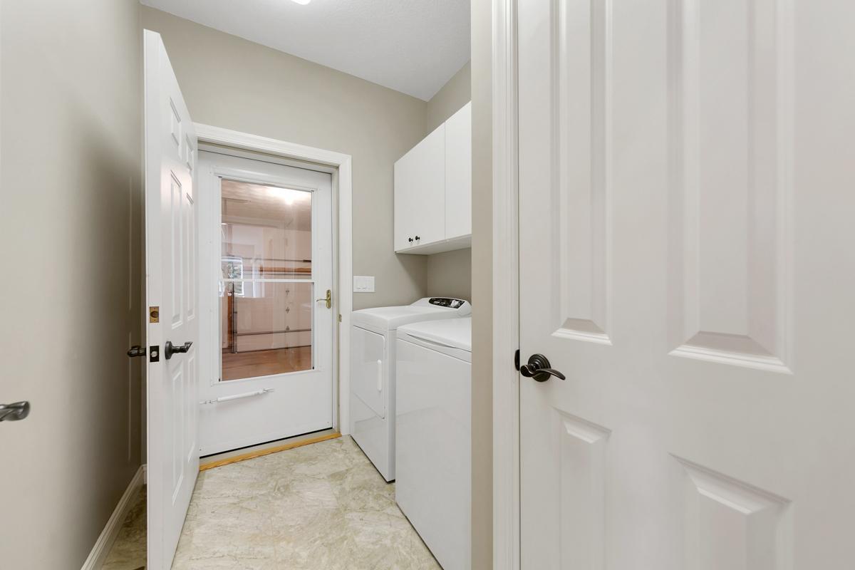 2877 Meadowview Lane NE