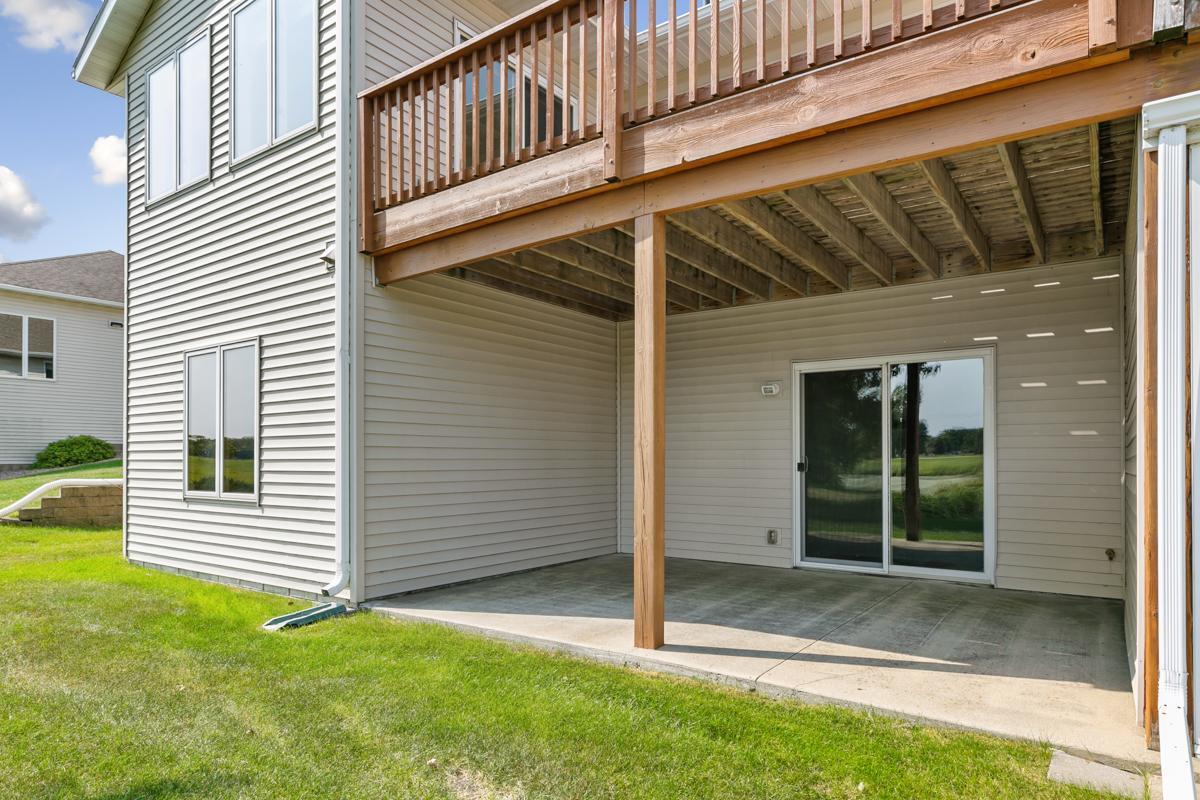 2877 Meadowview Lane NE