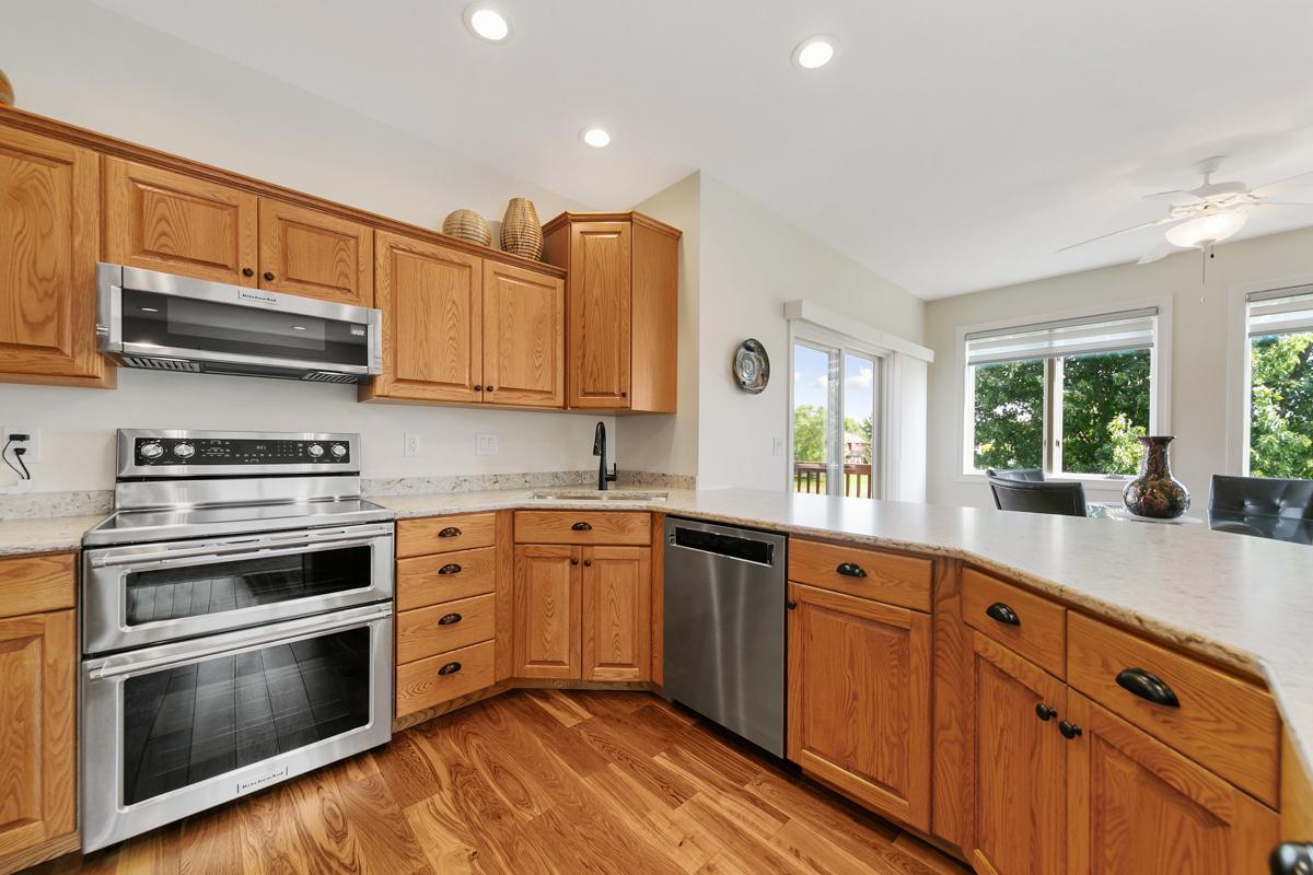 2877 Meadowview Lane NE