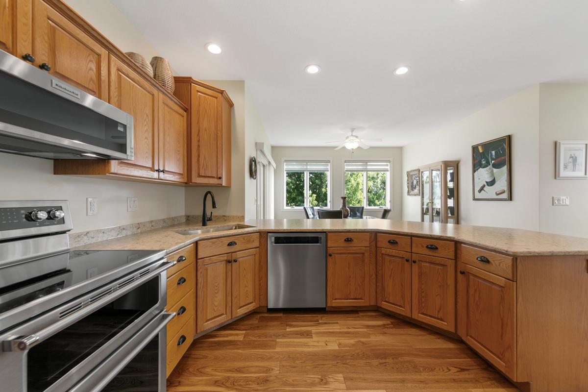 2877 Meadowview Lane NE