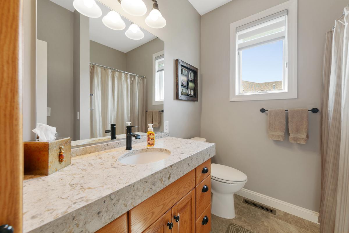 2877 Meadowview Lane NE