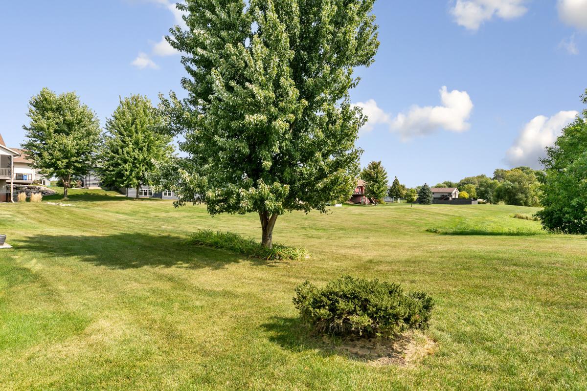 2877 Meadowview Lane NE