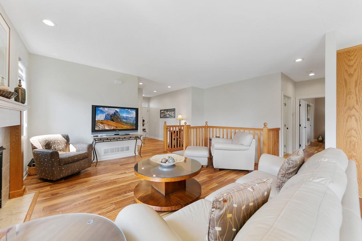 2877 Meadowview Lane NE