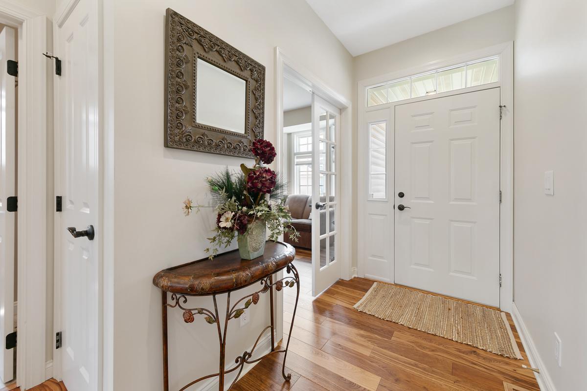 2877 Meadowview Lane NE