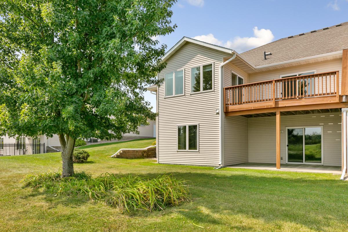 2877 Meadowview Lane NE