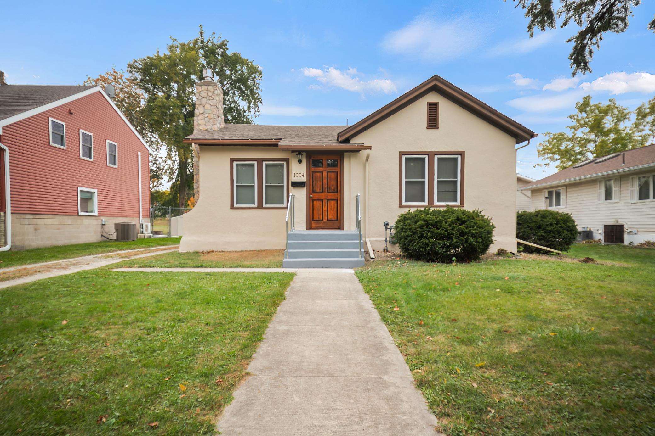 1004 S Elm Avenue