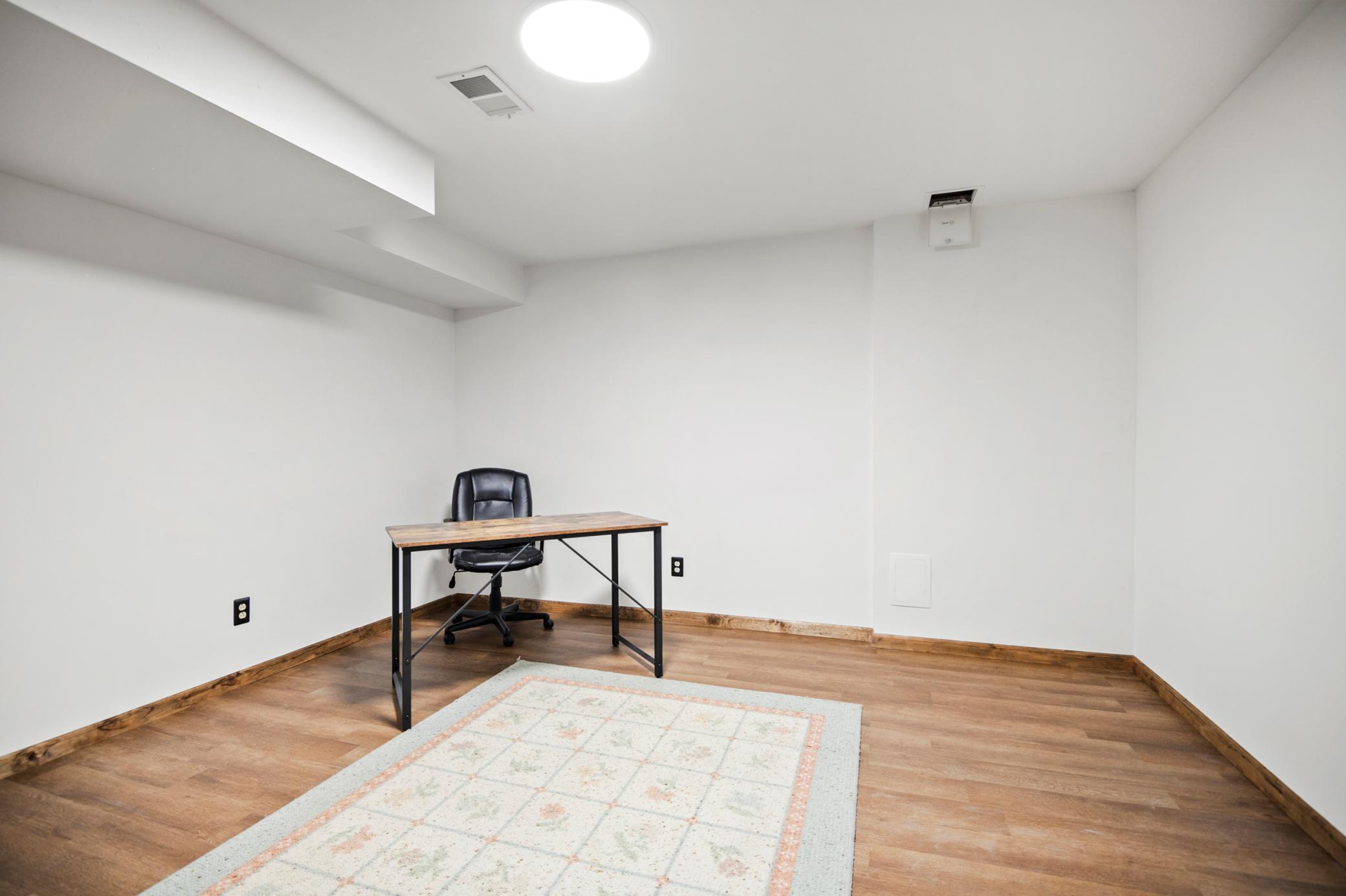 2104 1st Avenue NE