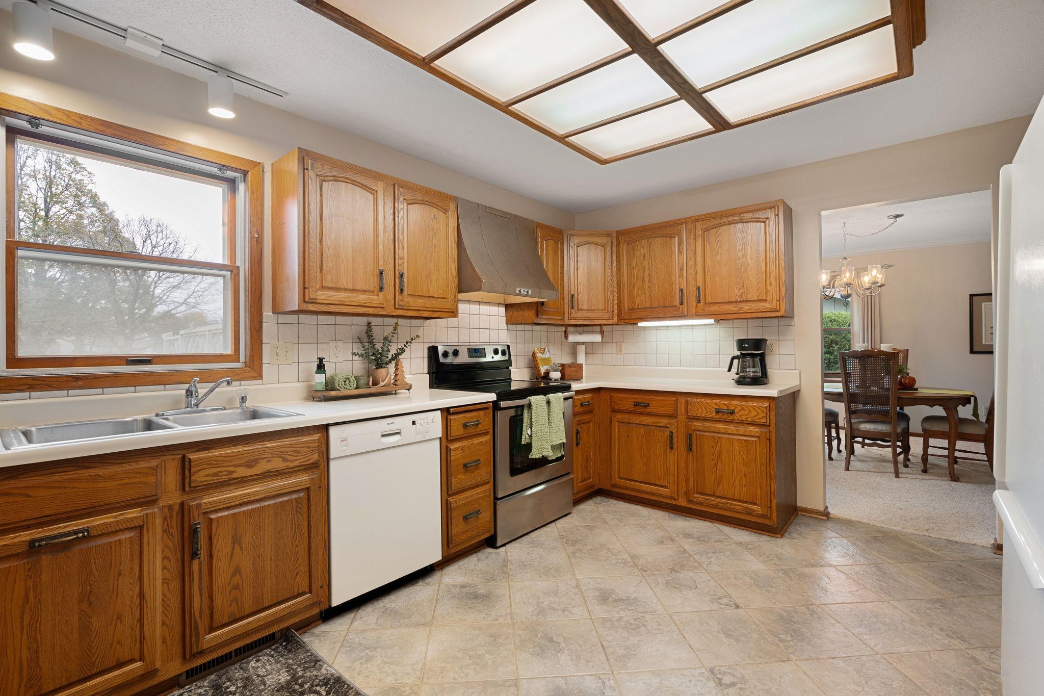 970 Olympic Hills Place NE