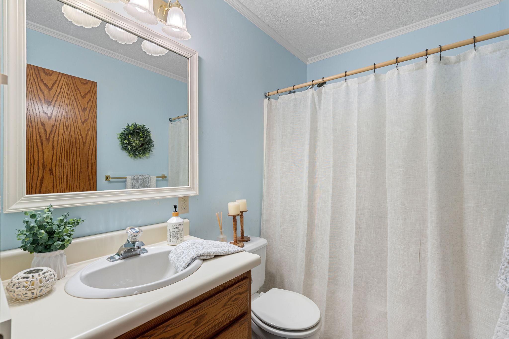 970 Olympic Hills Place NE