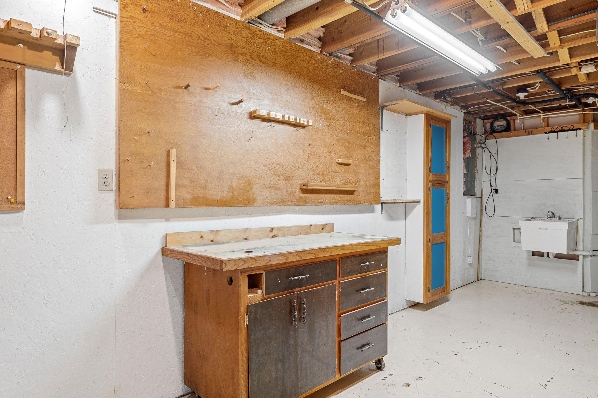 970 Olympic Hills Place NE