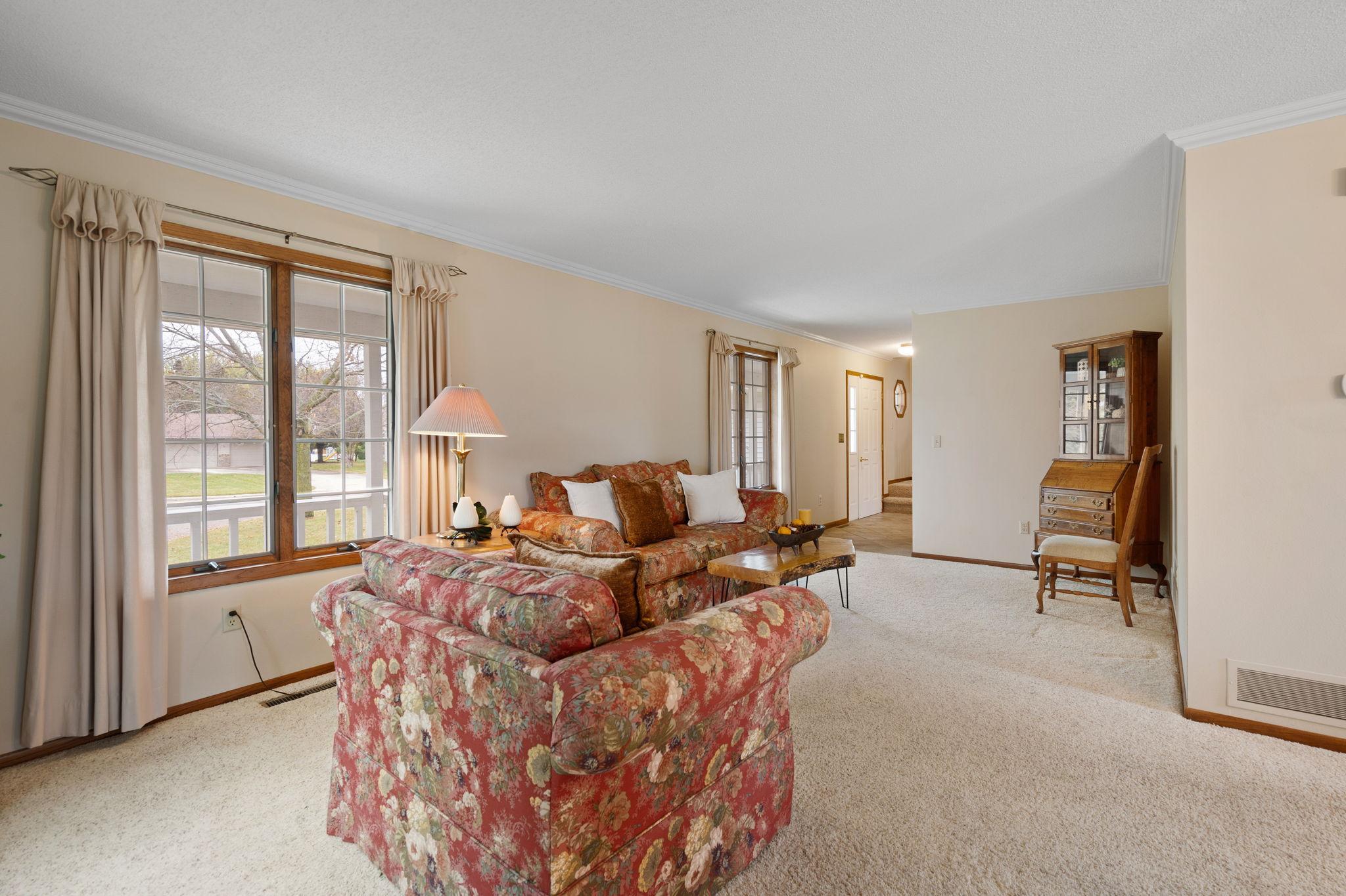 970 Olympic Hills Place NE