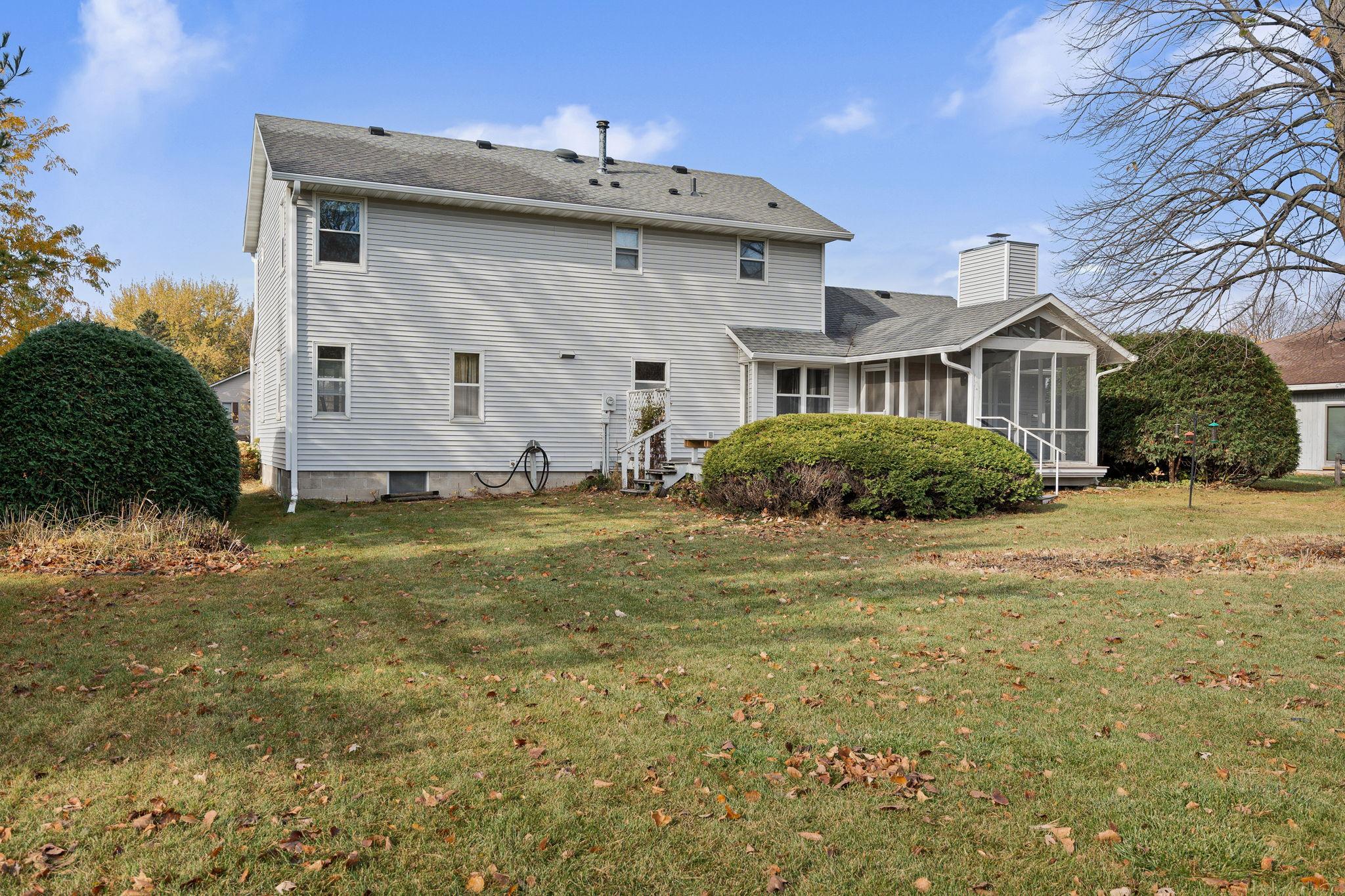 970 Olympic Hills Place NE