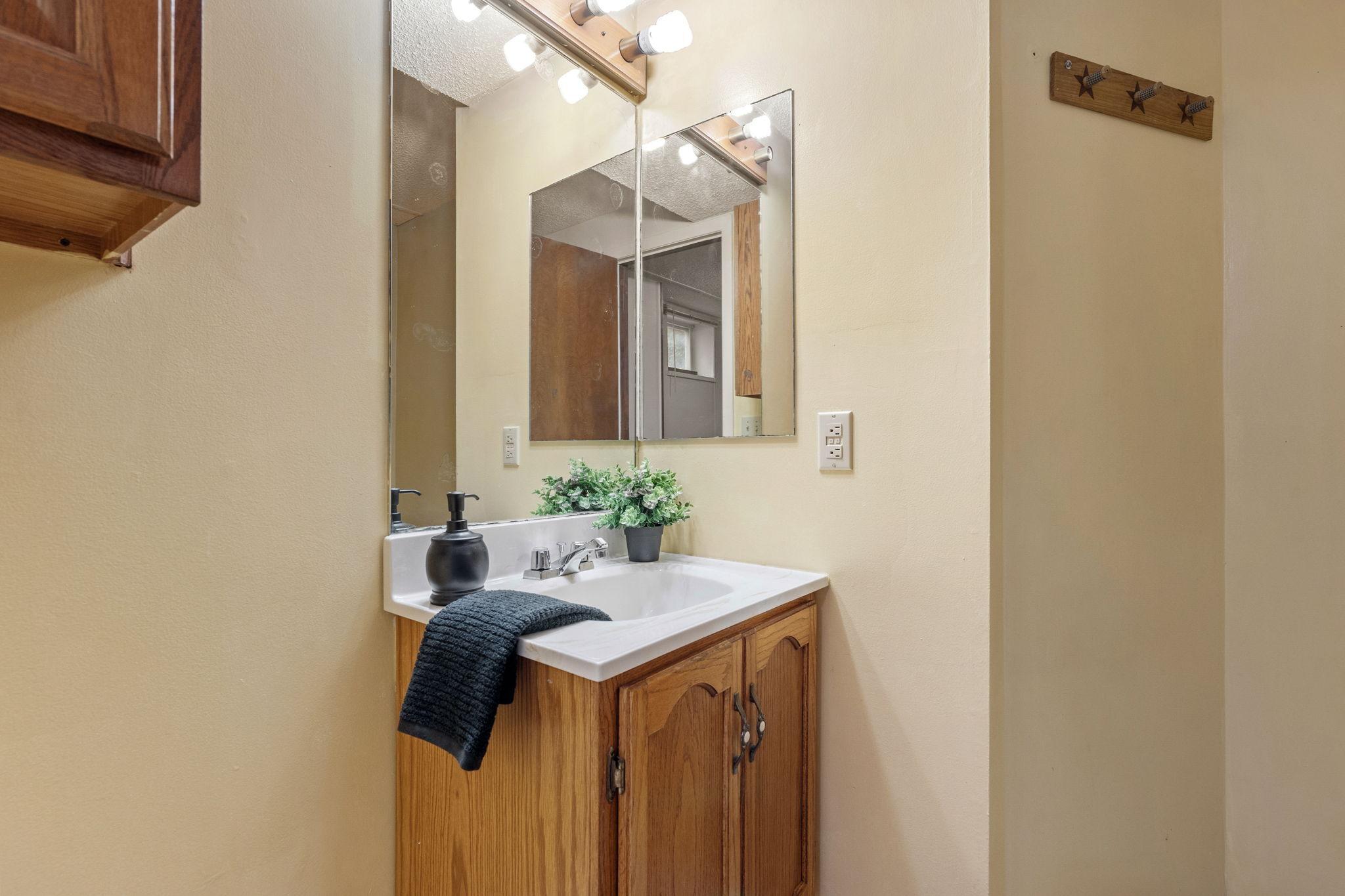 970 Olympic Hills Place NE