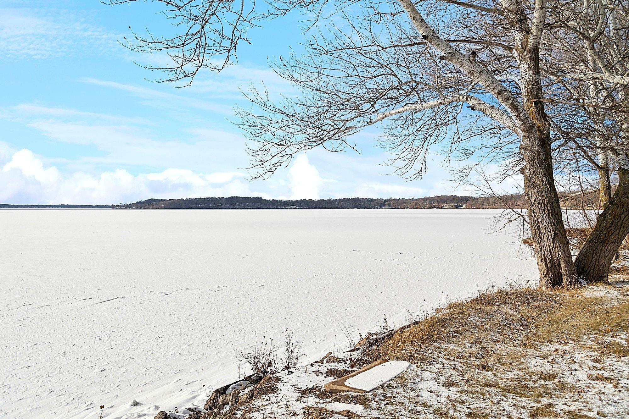 12699 Leroy Trail W