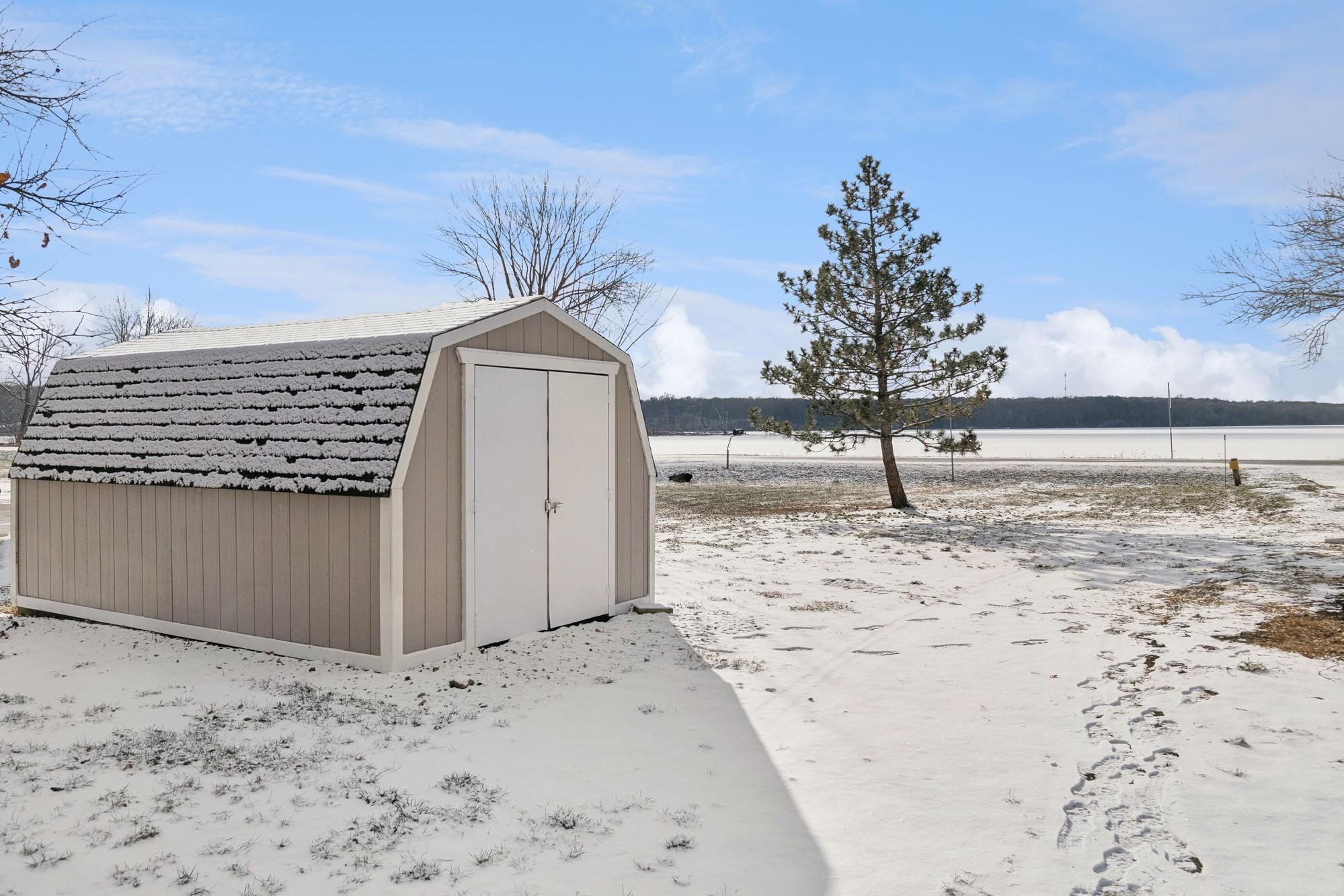 12699 Leroy Trail W