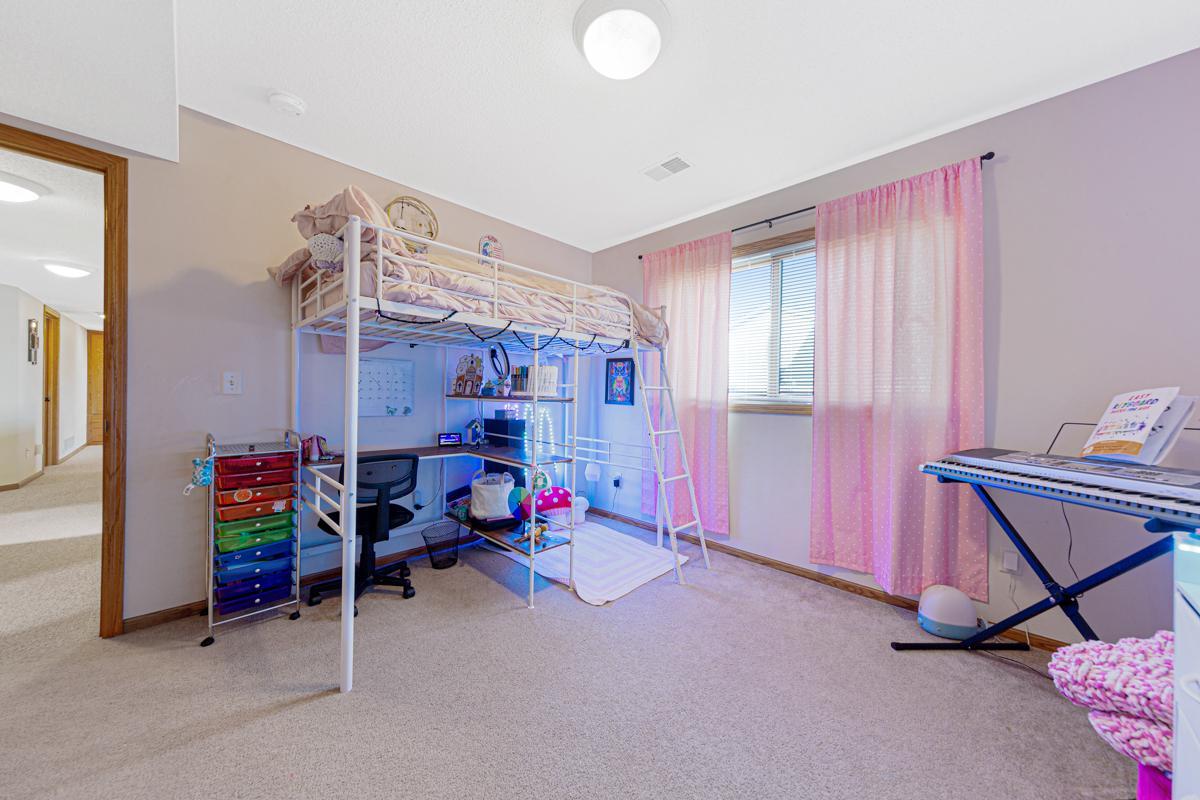 507 Oakridge Place