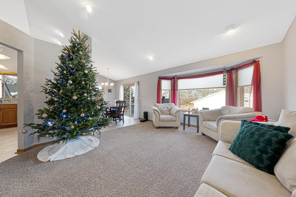 507 Oakridge Place