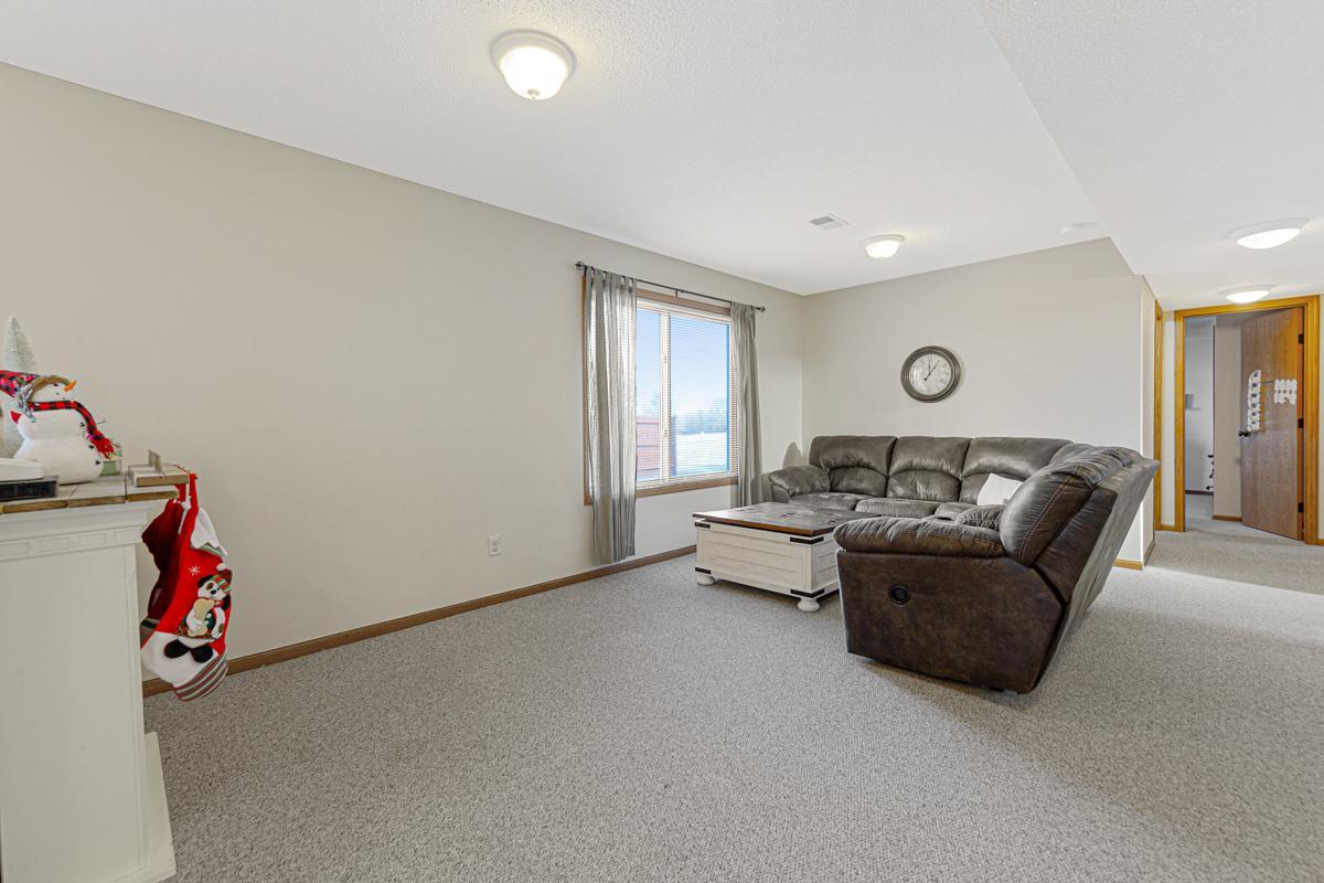 507 Oakridge Place