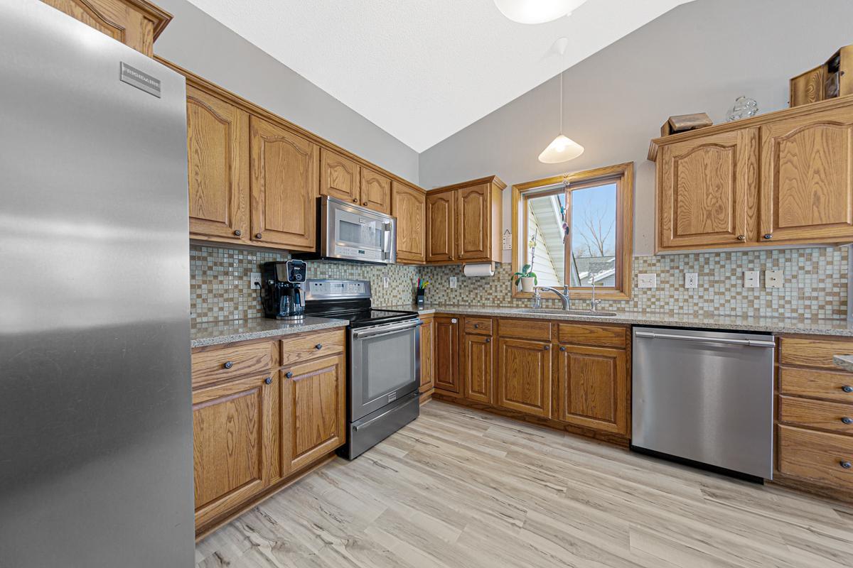 507 Oakridge Place