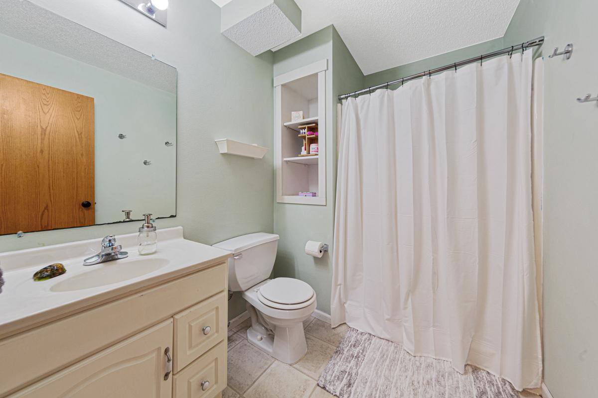 507 Oakridge Place