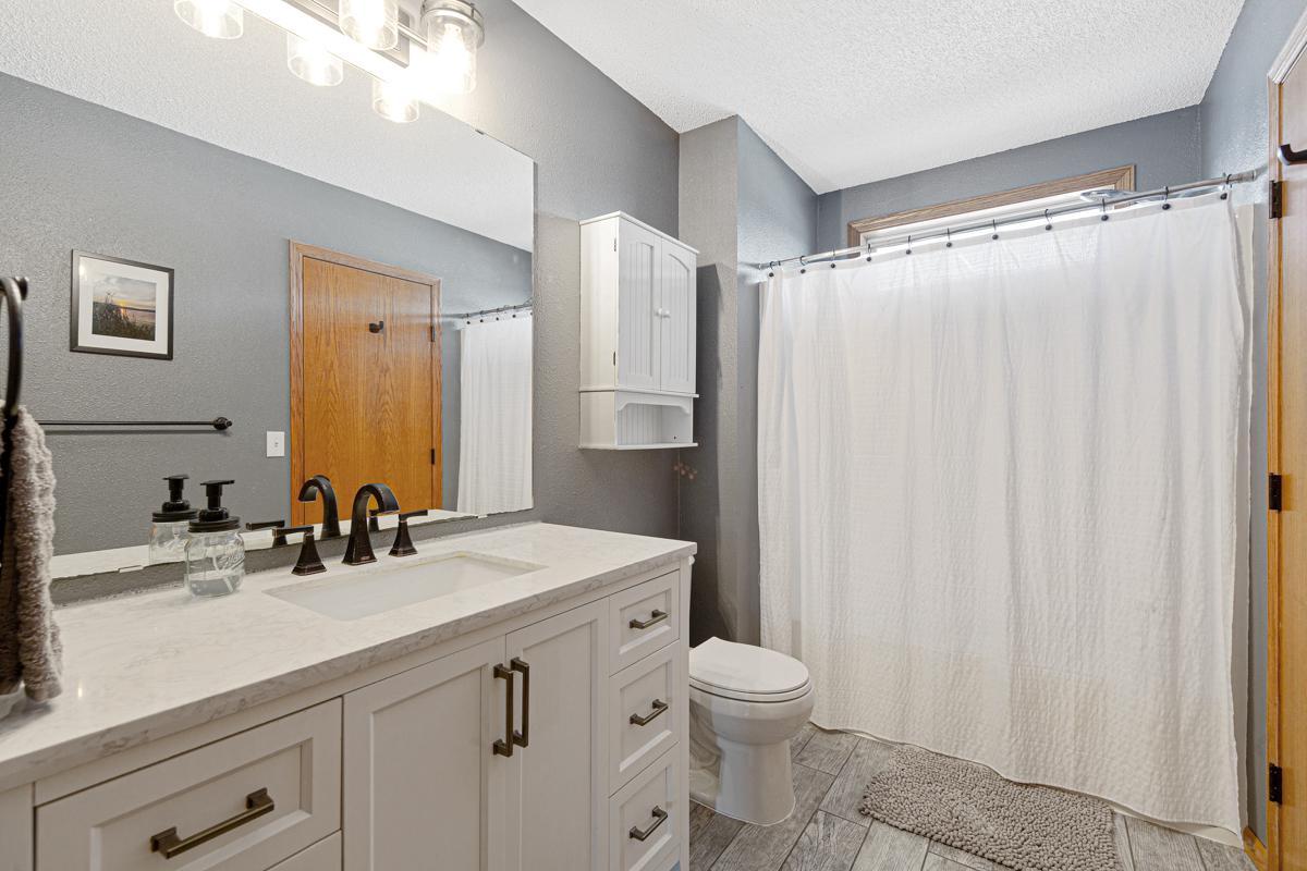 507 Oakridge Place