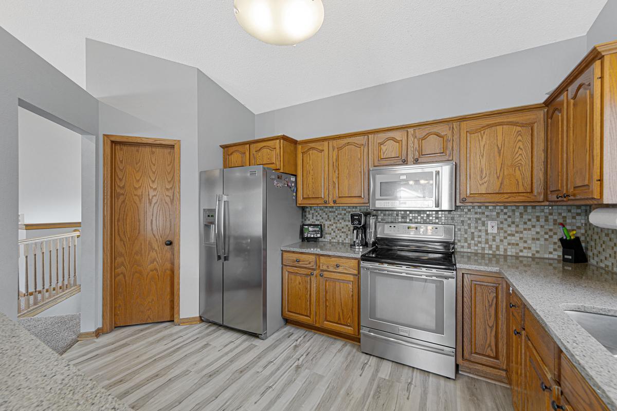 507 Oakridge Place